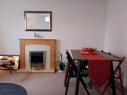 Tranquil Retreat in Ely City Center