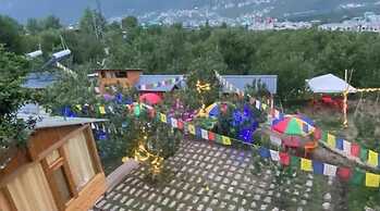 Manali Treehouse And Cafe