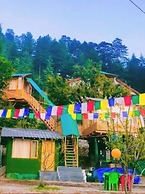 Manali Treehouse And Cafe