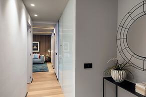 Arts & Crafts Apartments