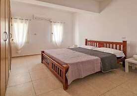 Sunshine Apartment in Pafos