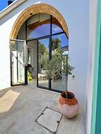 Charming Modern Getaway