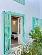 Charming Modern Getaway