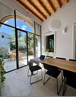 Charming Modern Getaway