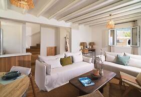 Villa Akroyiali Seafront Serenity Shared Pool