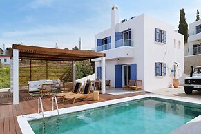 Villa Akroyiali Seafront Serenity Shared Pool