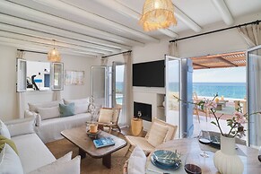 Villa Akroyiali Seafront Serenity Shared Pool