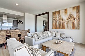 Luxe Cabo Condo w/ Ocean Views + Amenities!