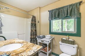 5 Mi to Navajo State Park: Riverfront Cabin!