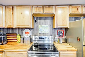 4 Mi to Dtwn Catskill: Mtn-view Home