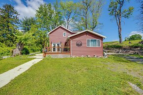 4 Mi to Dtwn Catskill: Mtn-view Home