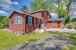 4 Mi to Dtwn Catskill: Mtn-view Home