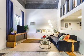 7 Mi to Dtwn: Charming Couple's Cove in Cincinnati