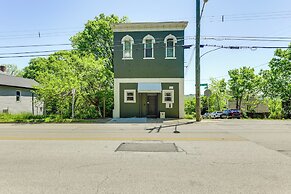 7 Mi to Dtwn: Charming Couple's Cove in Cincinnati