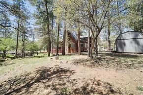 Covered Deck, Private Acreage: Log Cabin in Pine