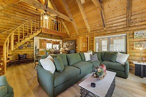 Covered Deck, Private Acreage: Log Cabin in Pine