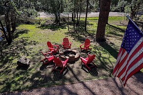 Covered Deck, Private Acreage: Log Cabin in Pine