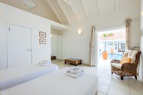 Ocean Whisper Villa in Sint Willibrordus