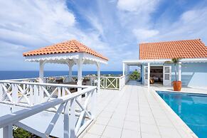 Ocean Whisper Villa in Sint Willibrordus
