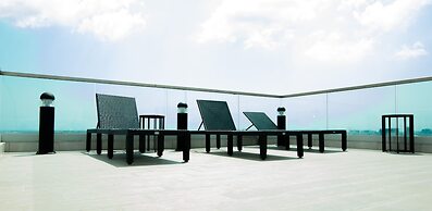Signature Luxury Suites by Cozy