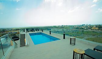 Signature Luxury Suites by Cozy