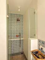 Modern 2BR w Pool Near Candolim and Coco Beach