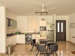 Modern 2BR w Pool Near Candolim and Coco Beach