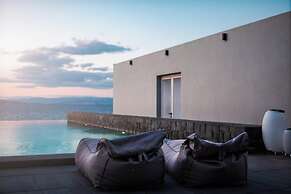 Horizon Luxury Seafront Villa