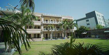 Rani Palace Hotel And Resort