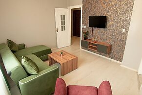 Green Hill Residence