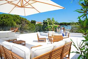 Pineto suites Ac pool and Beach