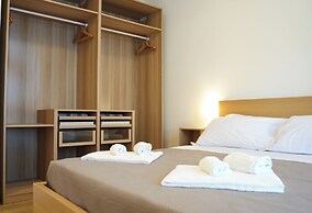 Pineto suites Ac pool and Beach