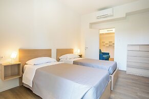 Pineto suites Ac pool and Beach