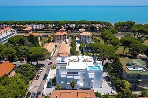 Pineto suites Ac pool and Beach