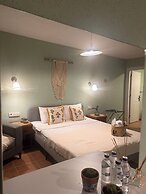 Hanole Macaron Guest House