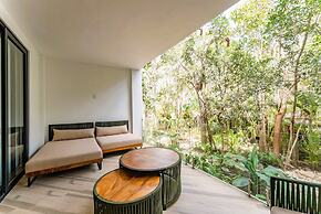 Anana Yaaxlum 105 S Oasis Pool and Jacuzzi