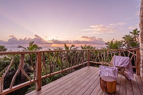 Anana Casa Kaab Kaan Rooftop Pool Beachfront