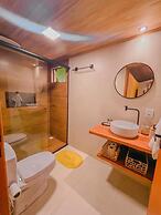 Shangri La Casas e Studios