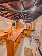 Shangri La Casas e Studios