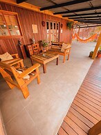 Shangri La Casas e Studios