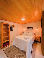Shangri La Casas e Studios