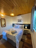 Shangri La Casas e Studios