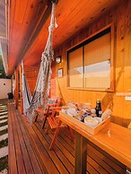 Shangri La Casas e Studios