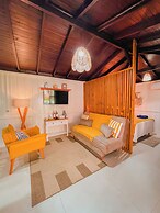 Shangri La Casas e Studios