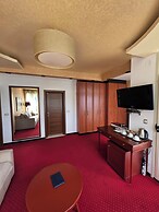 Hotel Meridian