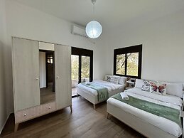 Vista 2-Bedroom Apartment in Batroun