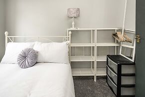 Spacious 3Br Flat With Balcony Near Tottenham Hale