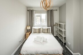 Spacious 3Br Flat With Balcony Near Tottenham Hale