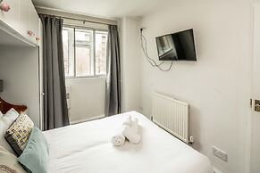 Spacious 3Br Flat With Balcony Near Tottenham Hale