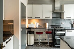 Spacious 3Br Flat With Balcony Near Tottenham Hale